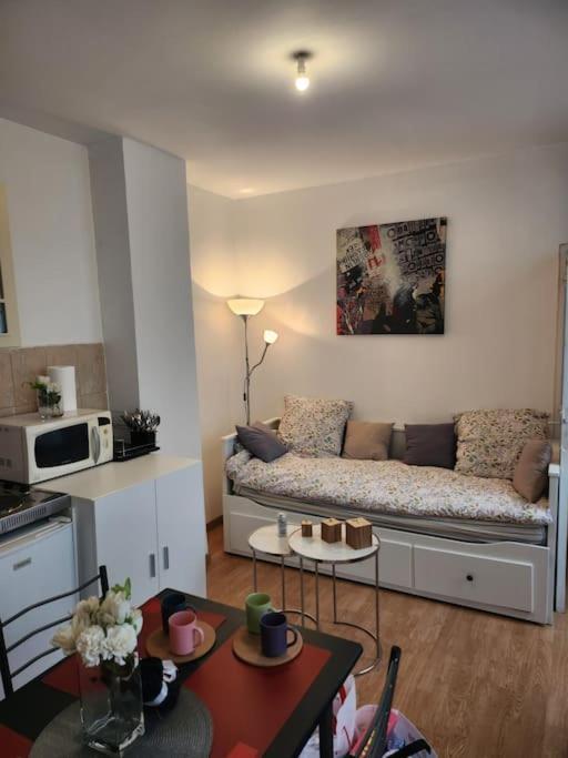 Logement Entier 2P Paris Extérieur photo